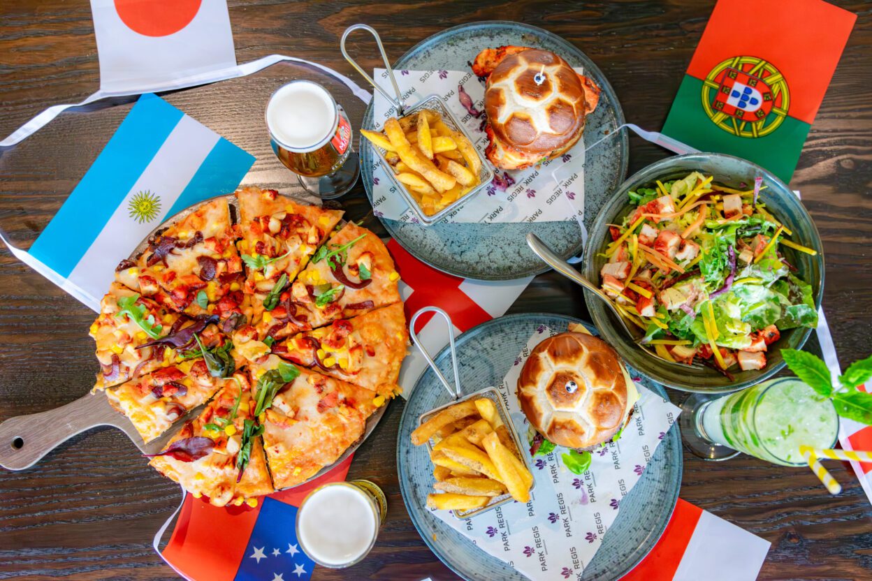 Burgers, Pizzas, Fries and Drinks
