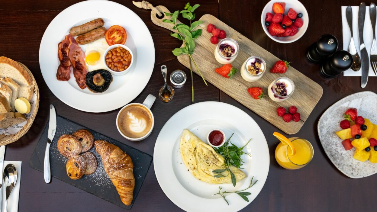 complimentary breakfast Par Regis Birmingham when you book'switch to us' hotel deal